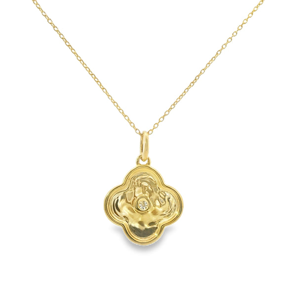 Clover Fluted Medallion Pendant