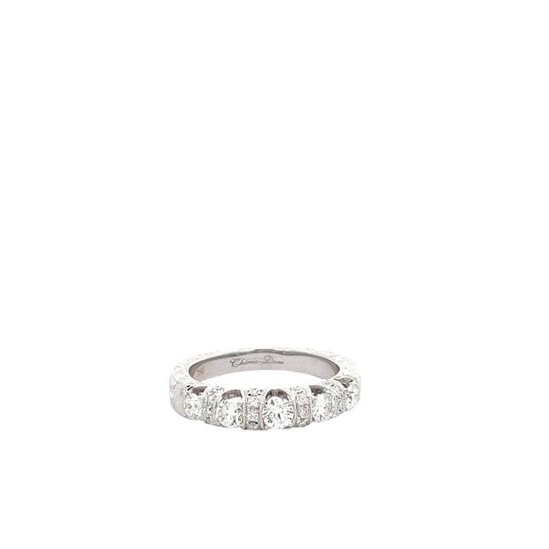 18 Karat White Gold Diamond Ring