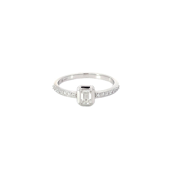 White Modern Electrum Diamond Ring