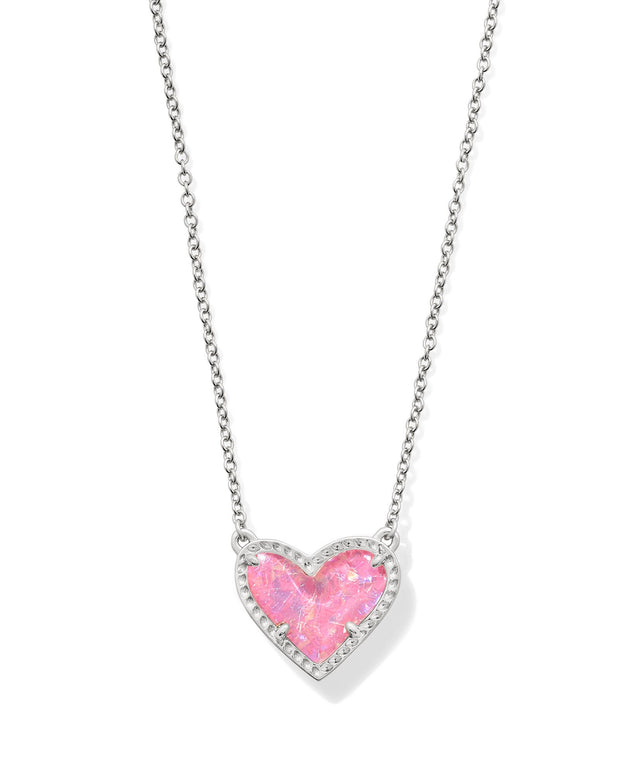 Kendra Scott Ari Heart Short Pendant Necklace